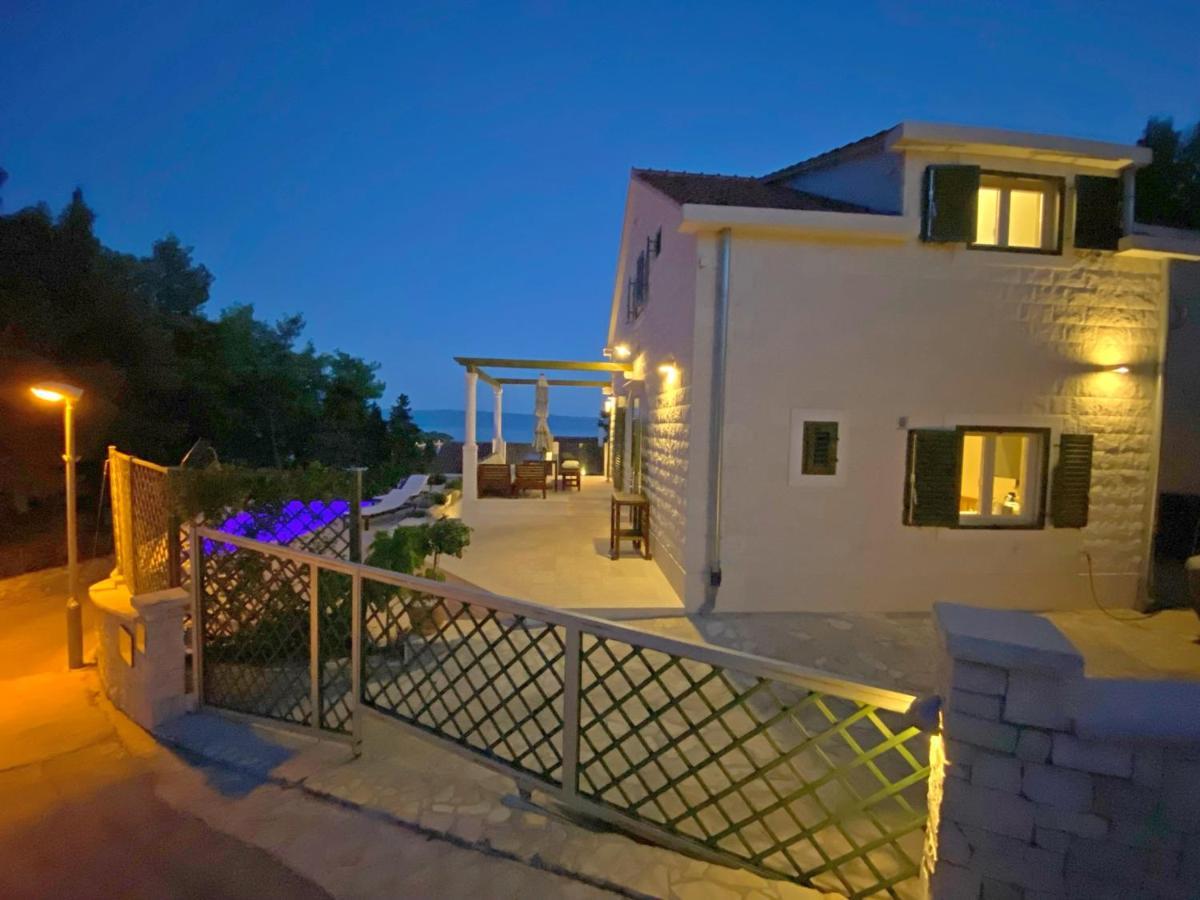 Holiday Home Nevista Sumartin Exterior photo